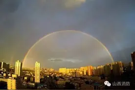 惊艳丨“双彩虹”刷爆朋友圈！其实这样的美景消防战士每天都在经历图片