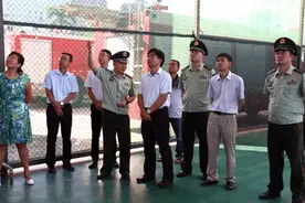 蒙自市委市政府“八一”慰问驻蒙部队和武警官兵图片