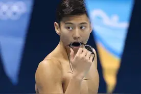 直击中国游泳队里约的首次训练 宁泽涛八块腹肌太抢镜图片