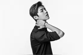鹿晗黑白写真帅气炫酷大展男人魅力图片