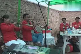 陕北女子大唢呐演奏图片
