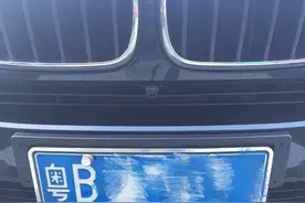 深圳宝马X5加装高清360度全景行车记录仪图片