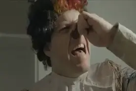 这十部电影中的经典恐怖杀人小丑角色，看一眼就会做噩梦！图片