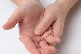 手指疼痛弯不下去怎么办？图片