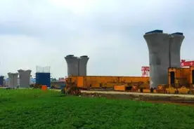 联接中原和西南地区的高速大通道，郑万高速铁路建设纪实！视频封面