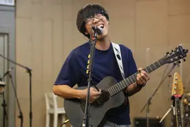 卢广仲养生调状态 许愿再做善事图片