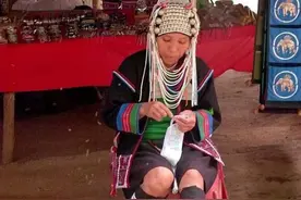 泰国少数民族脖子套上一圈一圈的金属环图片