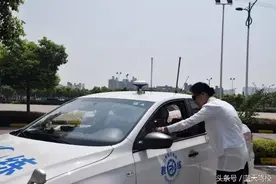 驾校教练脾气太暴躁了？教你学车时如何让教练喜欢你图片