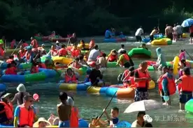 “中华第一漂”施秉杉木河景区迎来暑期旅游高峰图片