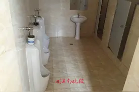 公共厕所的卫生如何能更尽人意？图片