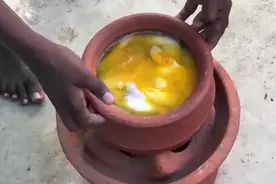 印度三哥制作八爪鱼砂锅，这种吃法第一次见图片