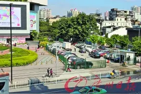 真假停车场 傻傻分不清图片