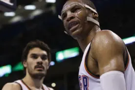 威少：亚当斯已经是全明星级别了图片