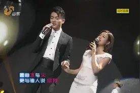 牵手陈晓放闪 陈妍希眼神喷爱意唱情歌图片