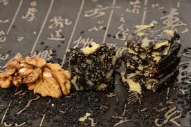 俏娇娘：补血滋阴：阿胶糕的功效与适用人群图片