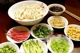 老北京炸酱你会做了吗？图片