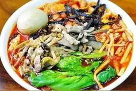 郑州这15碗螺蛳粉，是席卷小吃届的一股“泥石流”图片