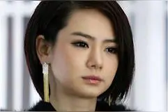 下巴短是硬伤，刚出道时被人说长得丑，现在大红大紫被赞漂亮图片