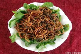 一头“年猪”，走过春夏秋冬，庄稼人等了365天图片