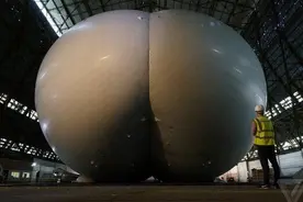 Airlander 10：那款飞天屁股终于飞上天啦图片