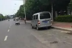 奇葩！优步打车都遇到过什么车？原来不止我一个人遇见过面包车！图片