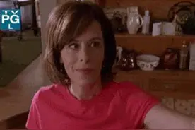 搞笑GIF：这魔性的步伐，这5毛的特效，我感动的哭了图片