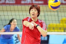 中国女排夺冠，主教练郎平再造女排时代巾帼女英雄！图片