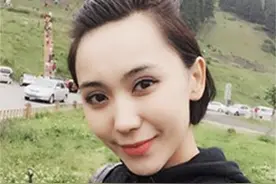 娜扎姐姐穿制服 颜值完全不输妹妹图片