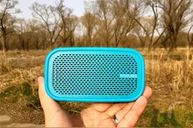 可以挂在裤带上的音箱，音质还是非常不错的图片