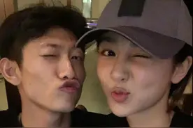 杨紫：在哪呢？张一山:在你身边。网友直呼：在一起，在一起图片