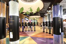 Nespresso胶囊咖啡机 10秒钟做一杯纯正咖啡图片