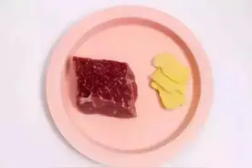不同月龄宝宝正确吃牛肉的方法，黄金搭配食谱推荐！图片