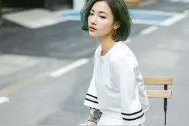 有魅力的女孩谁都喜欢，两件套装，更懂生活！图片