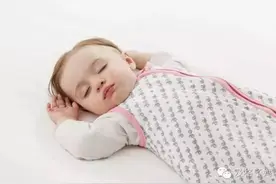 穿睡袋宝宝就能一夜好眠？这些细节更要注意！图片