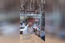 张靓颖现身成都录制综艺节目受围观 竟“偶遇”妈妈同学视频封面