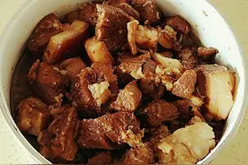 超鲜美的青椒肉夹馍图片