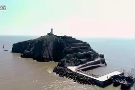 王继才：坚守开山岛32年 我站立的地方是中国！视频封面
