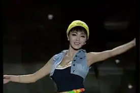 F杯女孩身材火爆秒杀柳岩，获大众喜爱图片