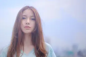 很多人闯进你的生活，只是为了给你上一课，然后转身离开图片