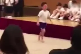日本最感人的视频：幼儿园小男孩极限跳箱终成功视频封面