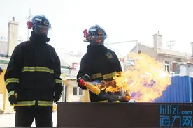 花露水遇火就着杀虫剂剧烈燃烧图片