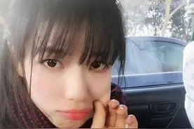 女朋友的自拍照感觉怪怪的，这是为什么呢？图片
