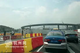 紫之隧道通车首日：通畅快速 视觉效果很清新图片