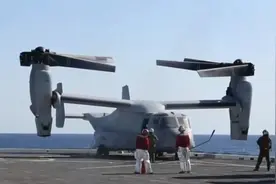 美国V22鱼鹰旋翼机航空母舰上变身直升飞机起飞，旋翼机飞行原理视频封面