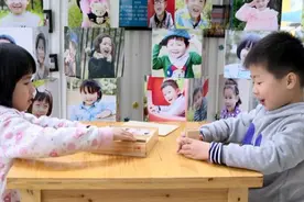 将多米诺骨牌玩出让幼儿痴迷的“新花样”图片