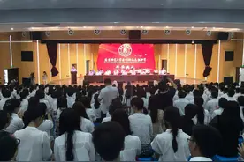 校服好美！北师大台州附中开学了，366名新生开始高中生涯图片