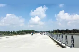 扬州向阳河特大桥主体竣工 环邵伯湖大道全线施工倒计时图片