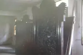 国内最大“小叶紫檀龙椅” 可惜被砸了...图片