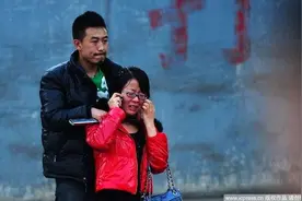 高中男生向小太妹表白不成，竟掏出弹簧刀扬言毁她容！图片