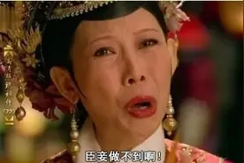 美女七夕与暧昧对象约会，不懂拒绝被对方当街强吻图片